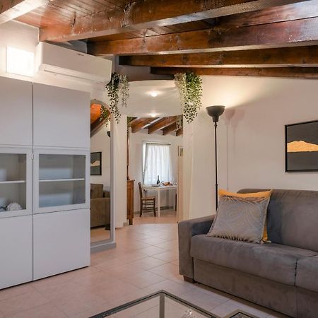 Lovely Mansard Iseo Portelle Holiday With Private Parking And Bike Storage Exterior photo